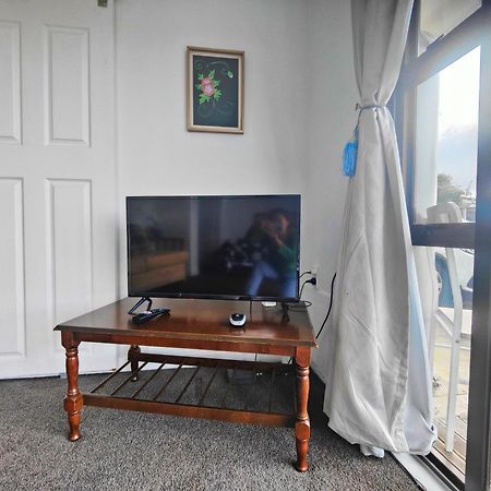 From 160 For Two Bedrooms Property In Веллингтон Экстерьер фото